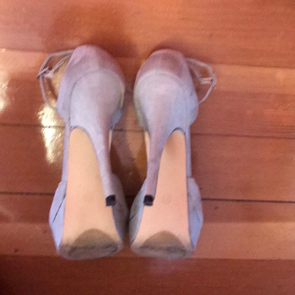 Heels - Picture 7 of 8